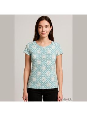 Madison Women's Teal and White Patterned Tee